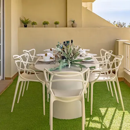 Vacation Marbella: Modern Beachfront Flat With Pool At Puente *