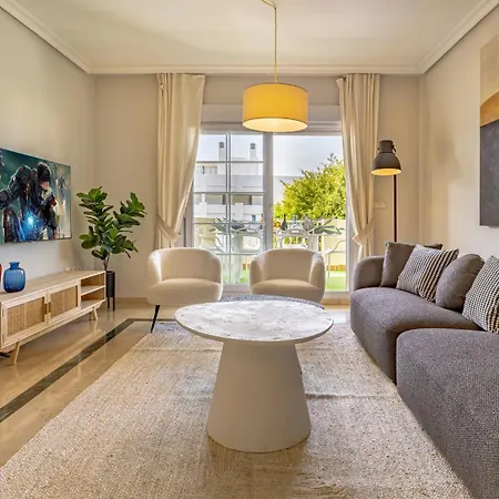 Apartment Vacation Marbella: Modern Beachfront Flat With Pool At Puente