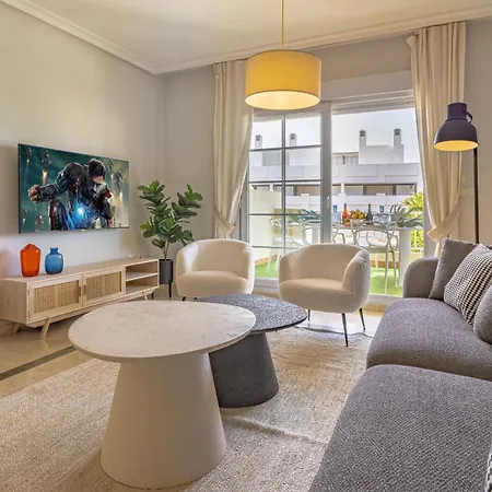 Apartment Vacation Marbella: Modern Beachfront Flat With Pool At Puente *