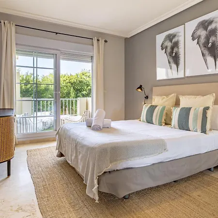 Vacation Marbella: Modern Beachfront Flat With Pool At Puente *
