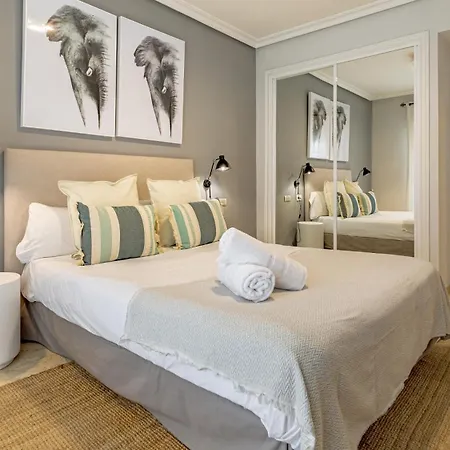 Apartment Vacation Marbella: Modern Beachfront Flat With Pool At Puente *