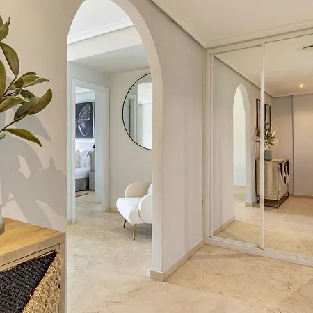 Apartment Vacation Marbella: Modern Beachfront Flat With Pool At Puente Marbella