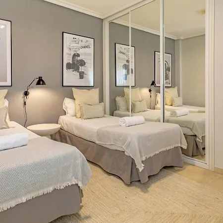Vacation Marbella: Modern Beachfront Flat With Pool At Puente Marbella