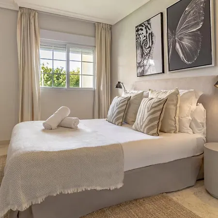 Apartment Vacation Marbella: Modern Beachfront Flat With Pool At Puente *