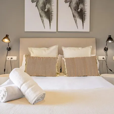Apartment Vacation Marbella: Modern Beachfront Flat With Pool At Puente Marbella
