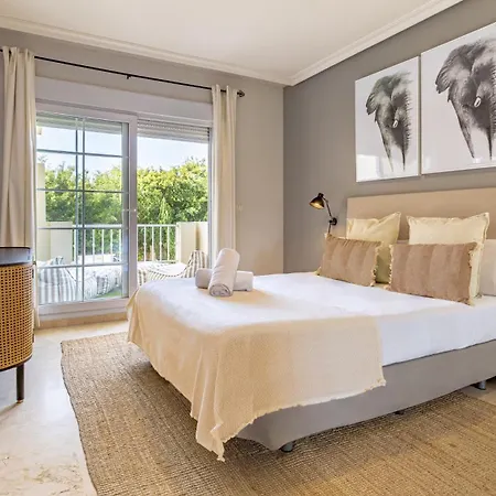 Vacation Marbella: Modern Beachfront Flat With Pool At Puente Marbella